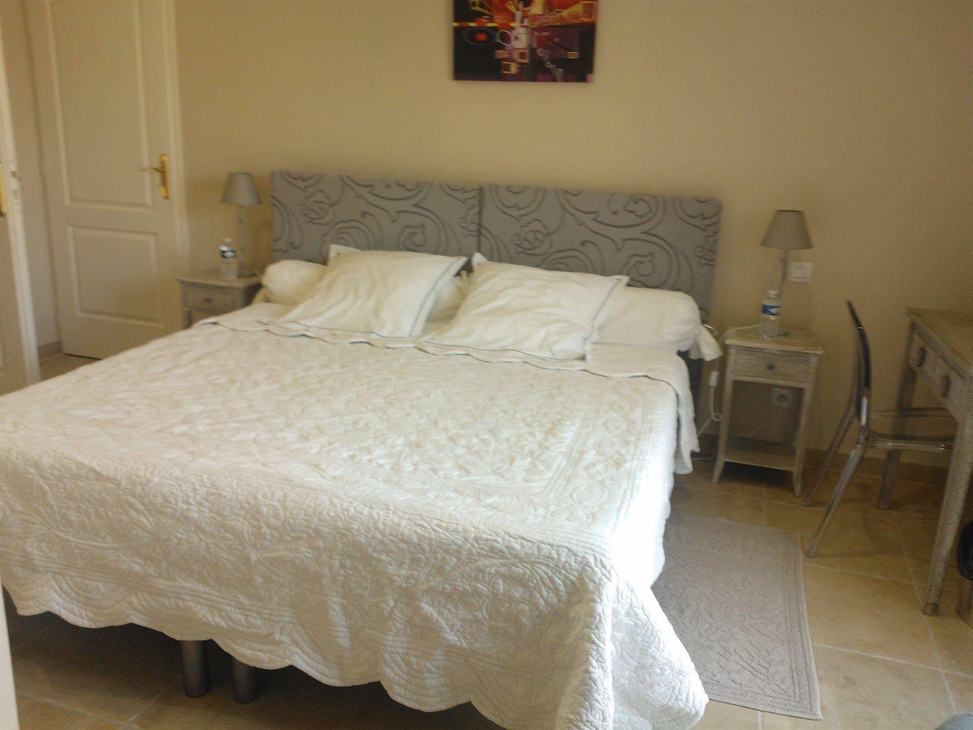 Relais De L'Alsou- Piscine Bed & Breakfast Labastide-en-Val Exterior photo