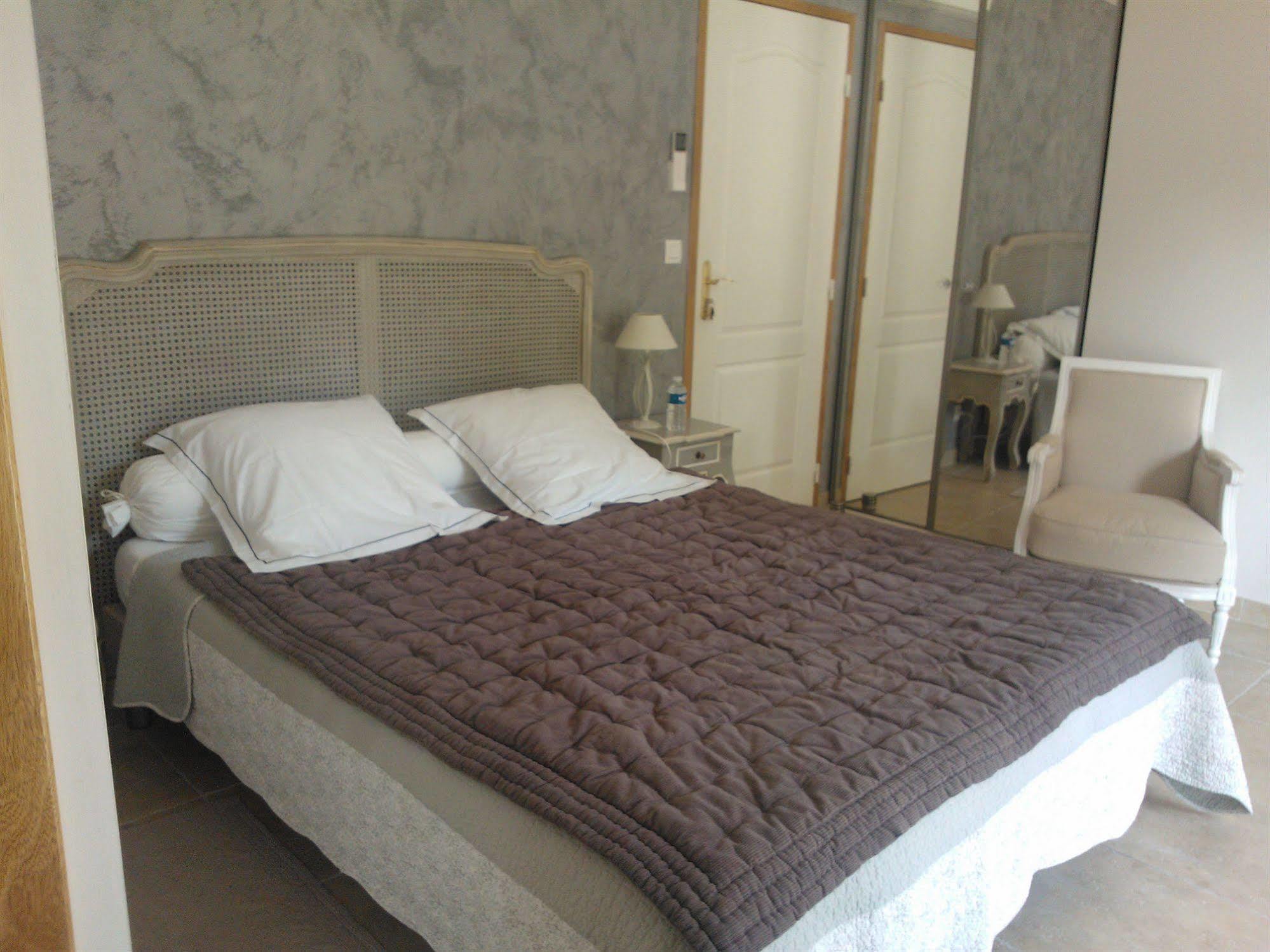 Relais De L'Alsou- Piscine Bed & Breakfast Labastide-en-Val Exterior photo