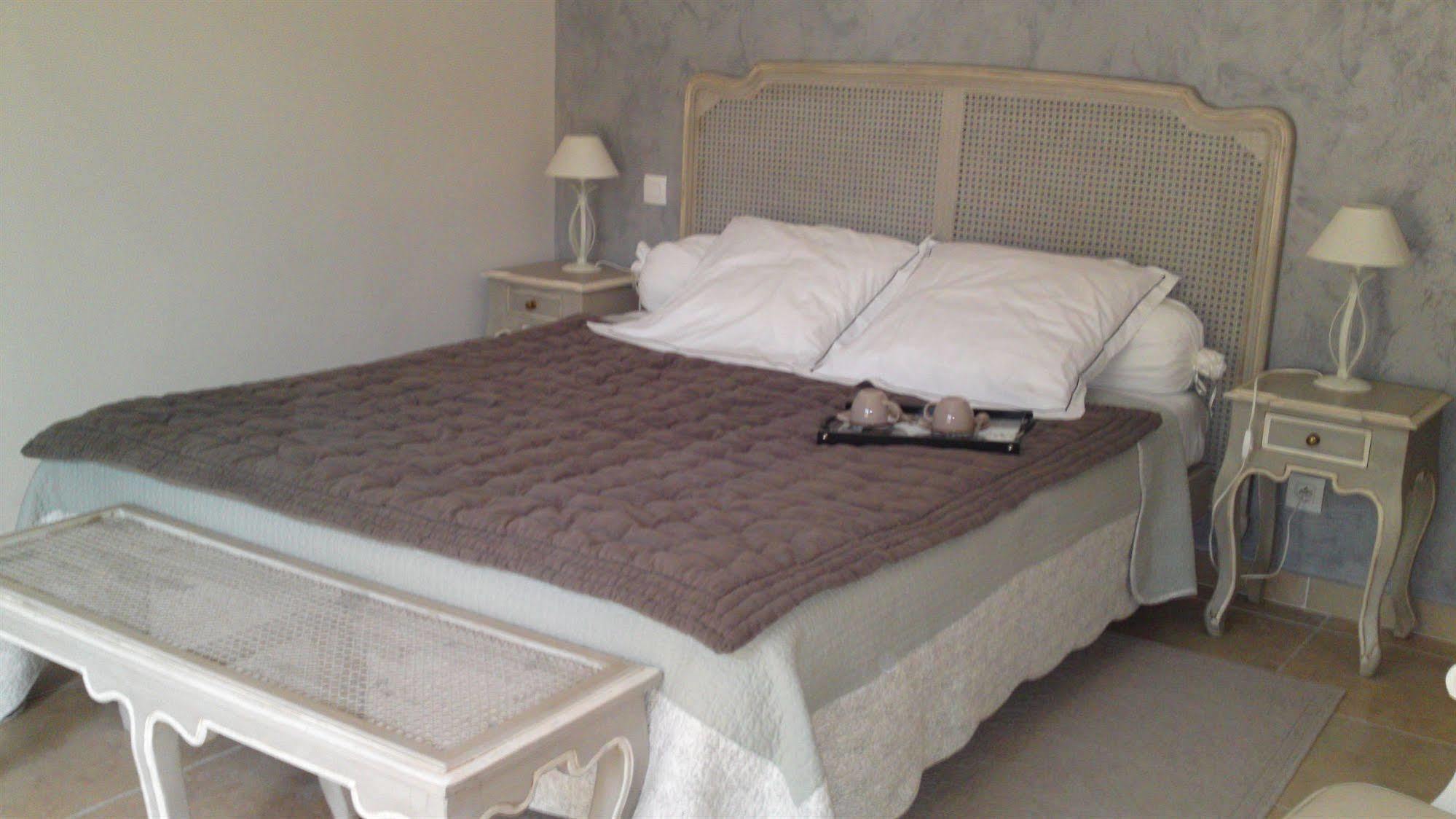 Relais De L'Alsou- Piscine Bed & Breakfast Labastide-en-Val Exterior photo