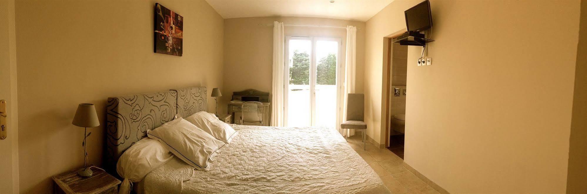 Relais De L'Alsou- Piscine Bed & Breakfast Labastide-en-Val Exterior photo